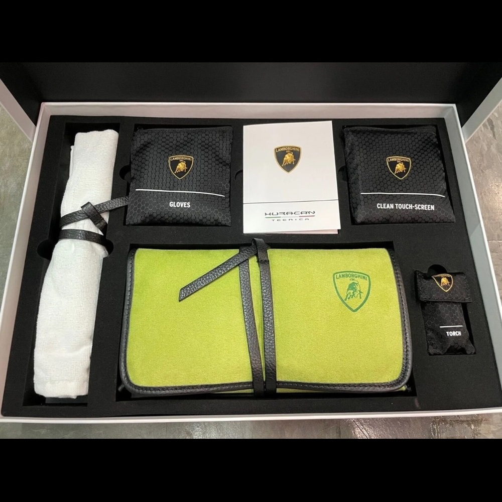 Lamborghini Welcome Cleaning Kit
